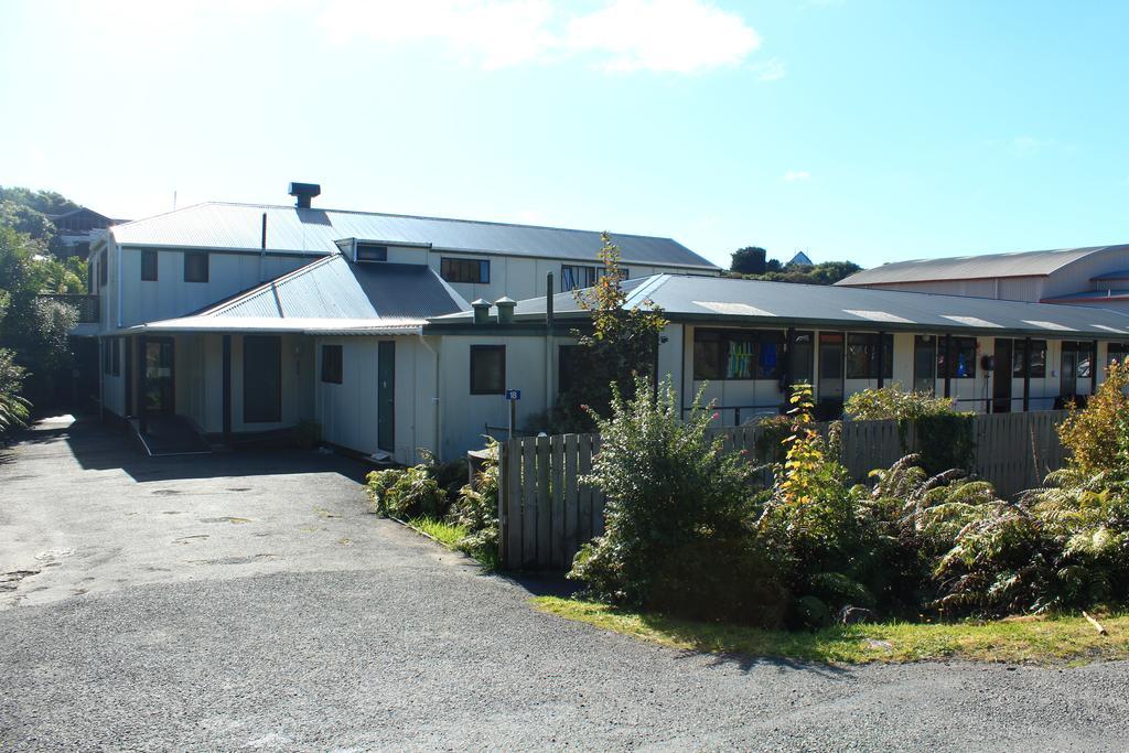Hostel Stewart Island Backpackers Half-moon Bay Exterior foto