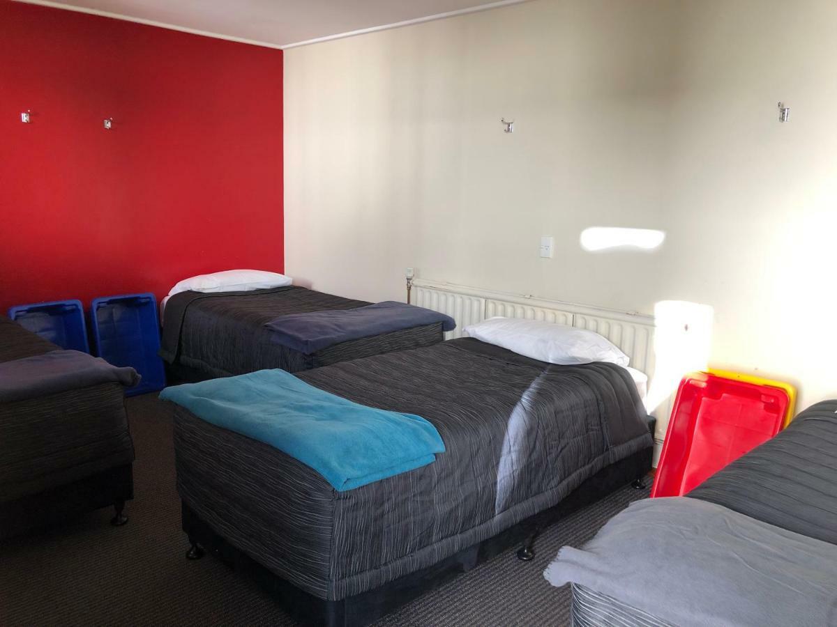 Hostel Stewart Island Backpackers Half-moon Bay Exterior foto