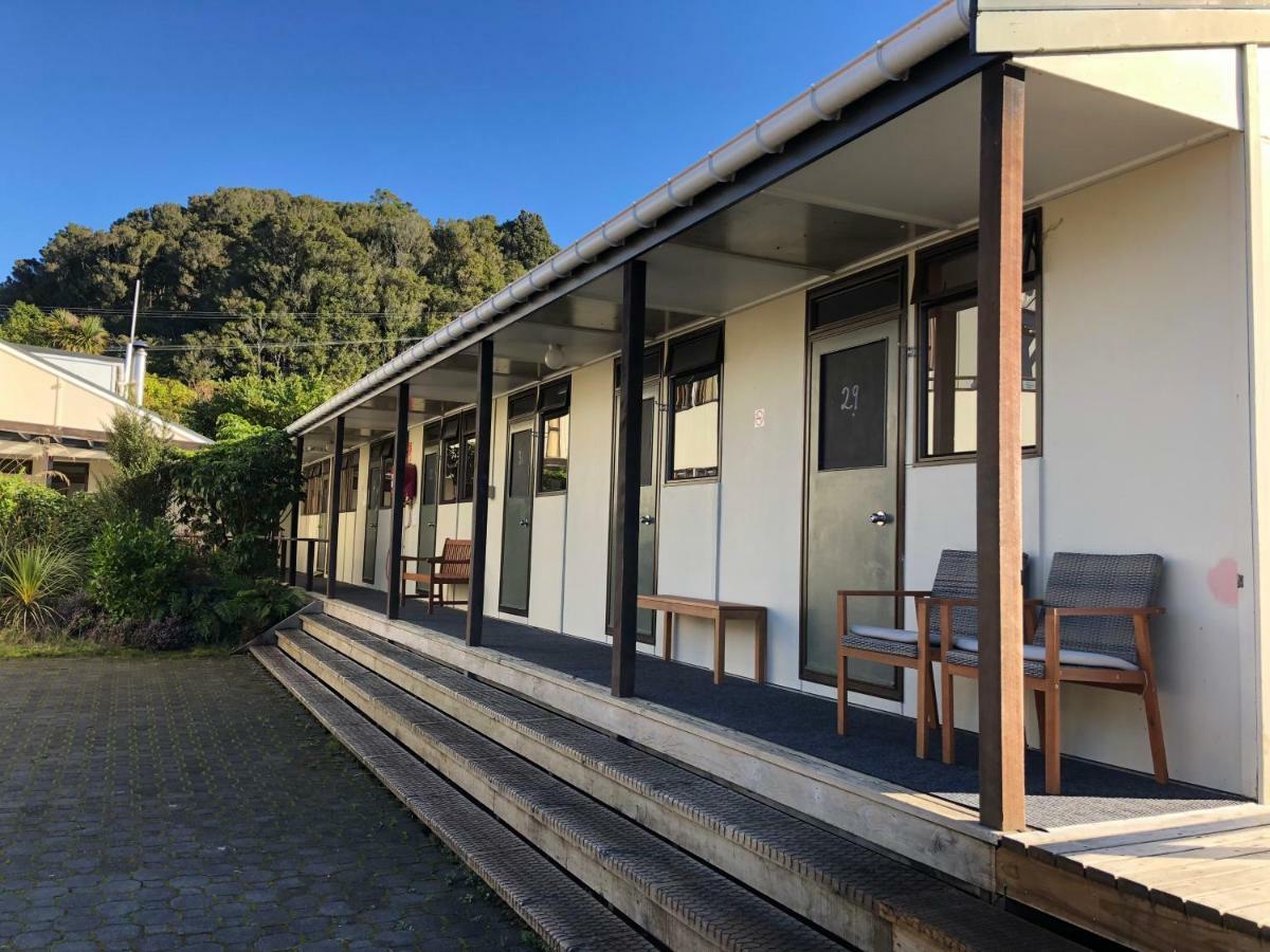 Hostel Stewart Island Backpackers Half-moon Bay Exterior foto