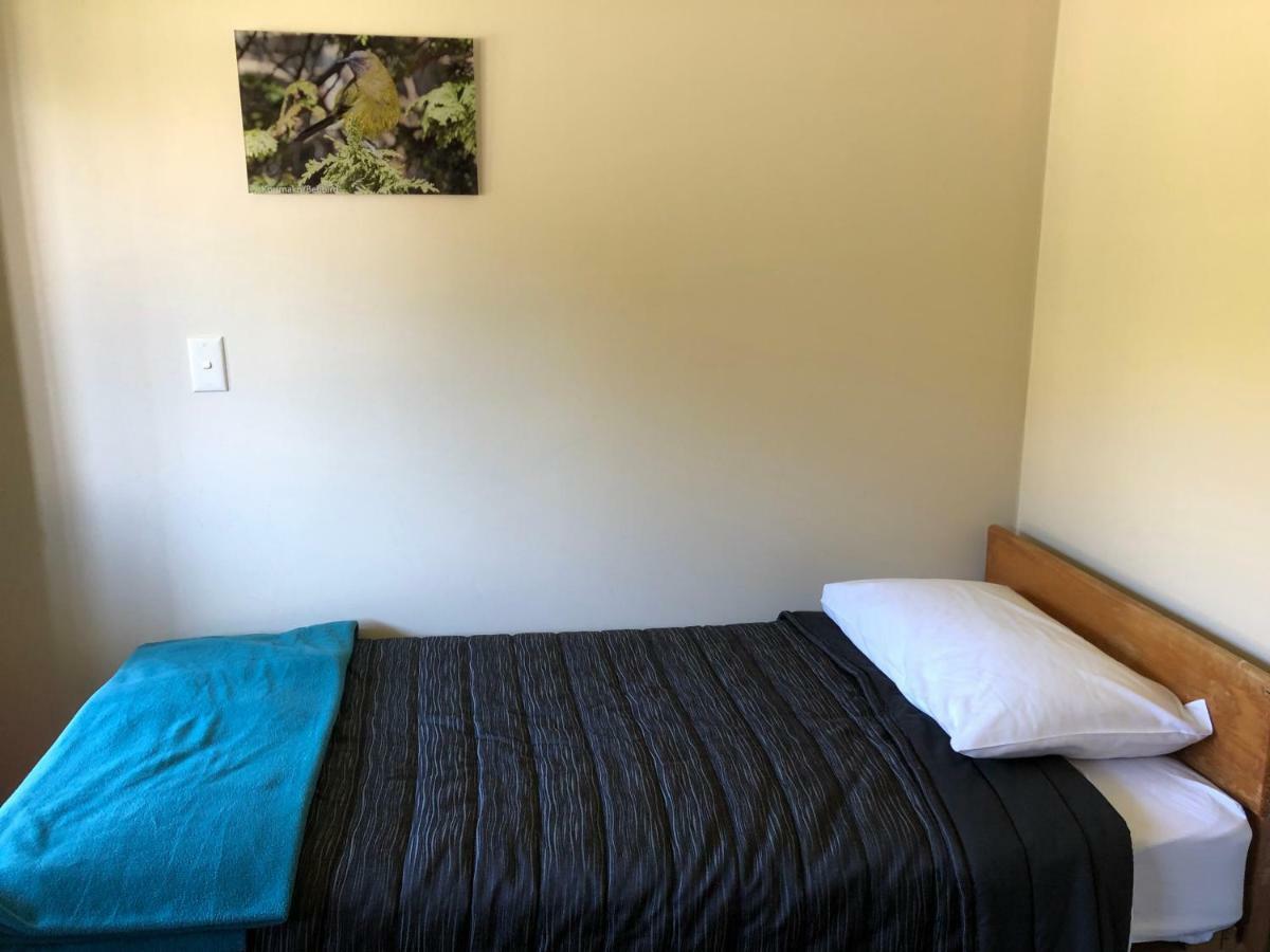 Hostel Stewart Island Backpackers Half-moon Bay Exterior foto