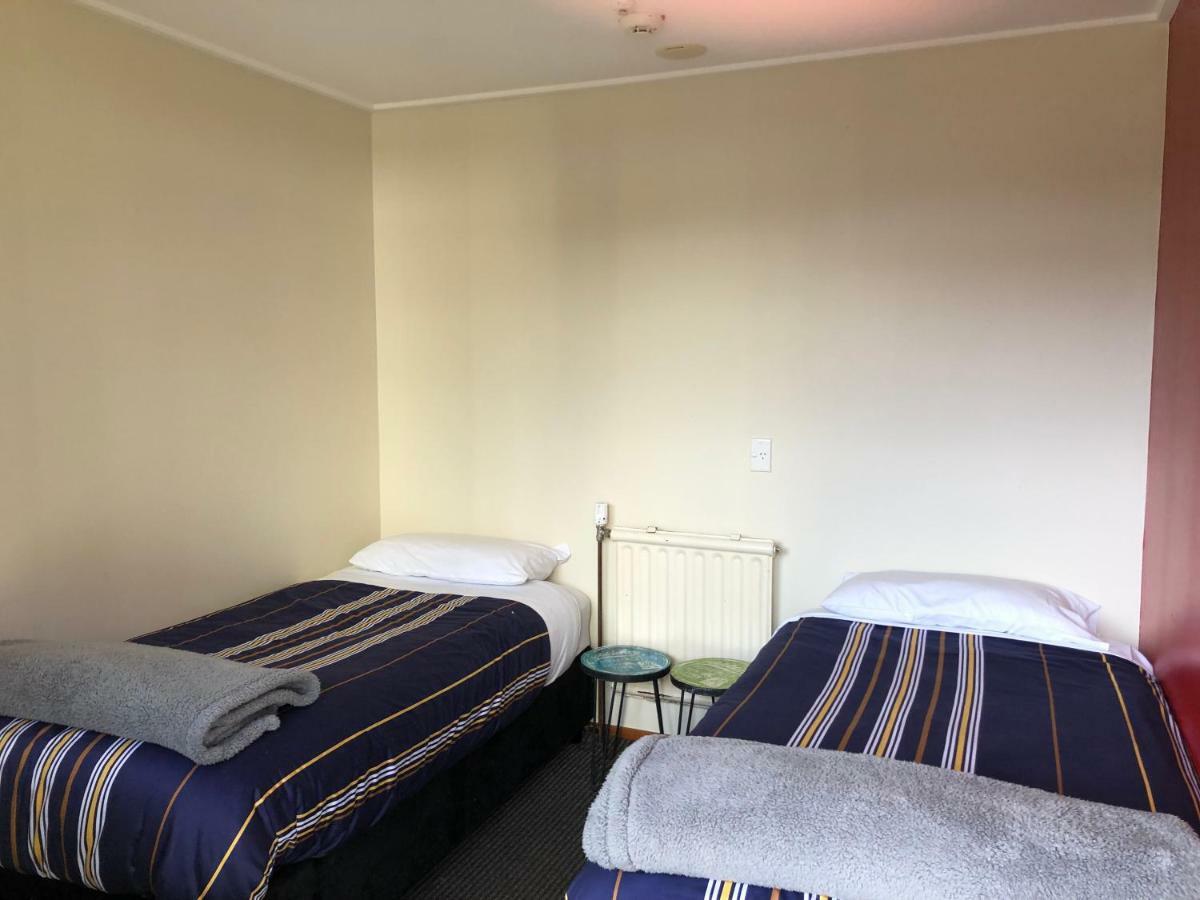 Hostel Stewart Island Backpackers Half-moon Bay Exterior foto